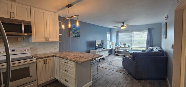 Building Photo - 605 Sombrero Beach Rd