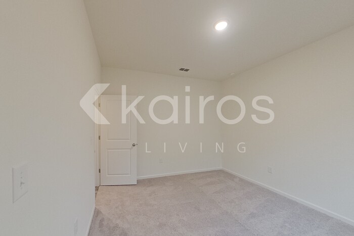 Building Photo - 631 Castillo Dr