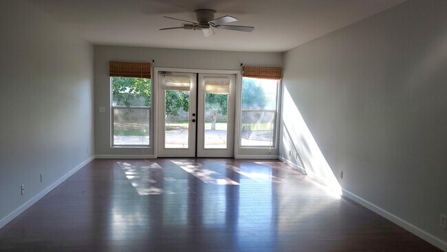 Building Photo - 4128 N 46th Pl