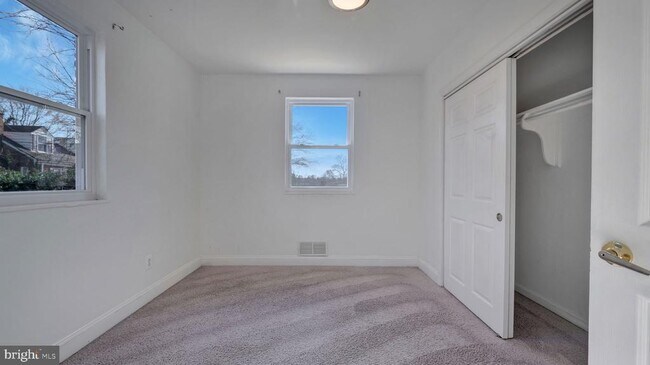 Building Photo - 1604 Woodhill Ct