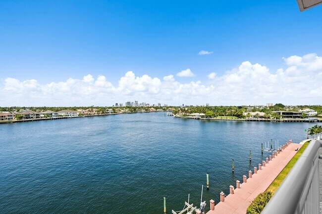 Building Photo - 511 Bayshore Dr