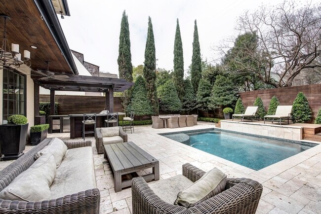 Building Photo - 3440 Locke Ln