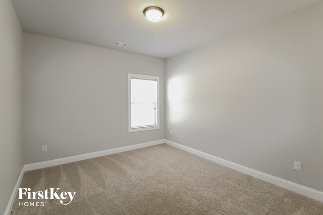 Building Photo - 1810 Cedar Oaks Ln