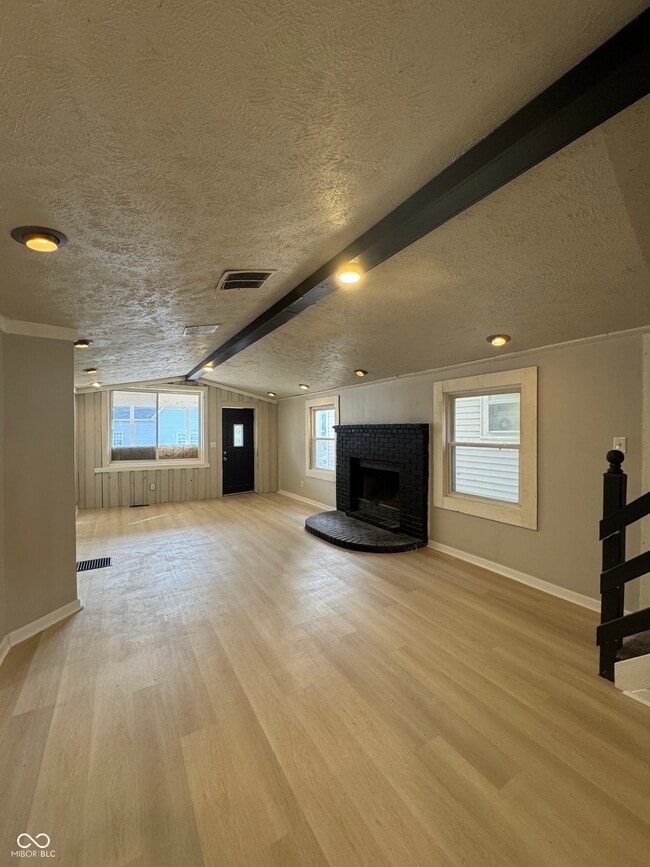 Building Photo - 250 Koehne St