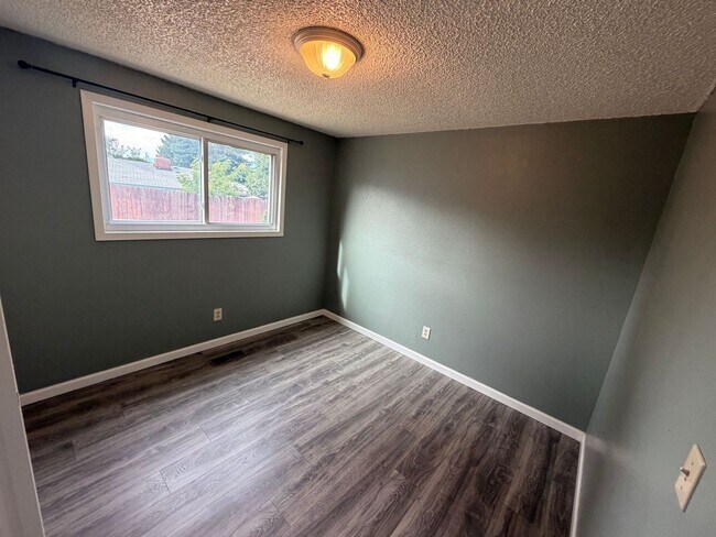 Building Photo - 5858 Shasta Way