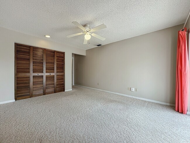 Building Photo - 330 Markley Ct