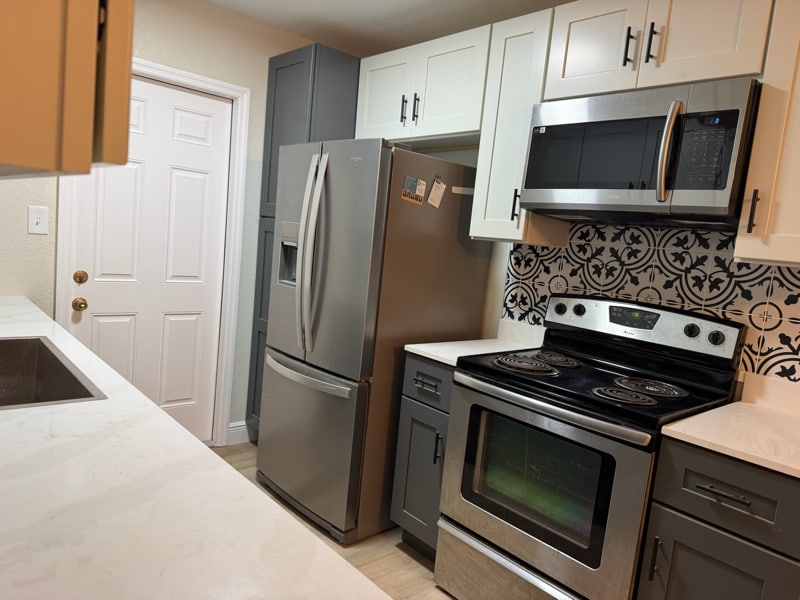 Building Photo - 1203 Duke Way