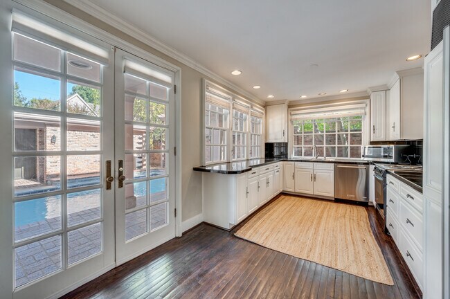 Building Photo - 4520 Westway Ave