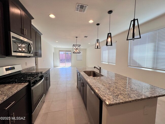 Building Photo - 12522 E Patch Dr