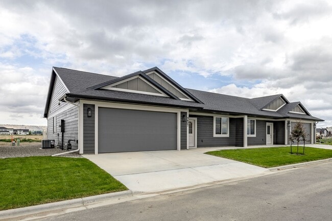 Building Photo - 4607 Pine Crest Dr