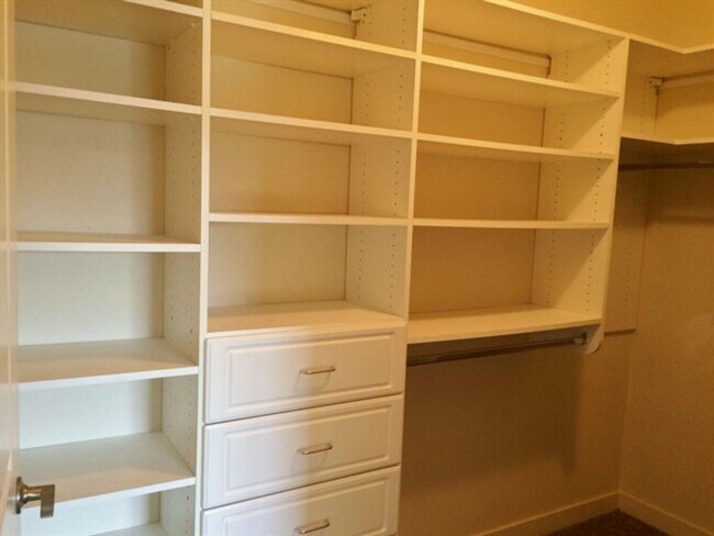 Building Photo - 1Bd/1Ba Seattle Condo
