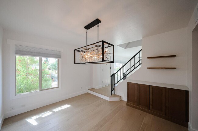 Building Photo - 8372 E Solano Dr