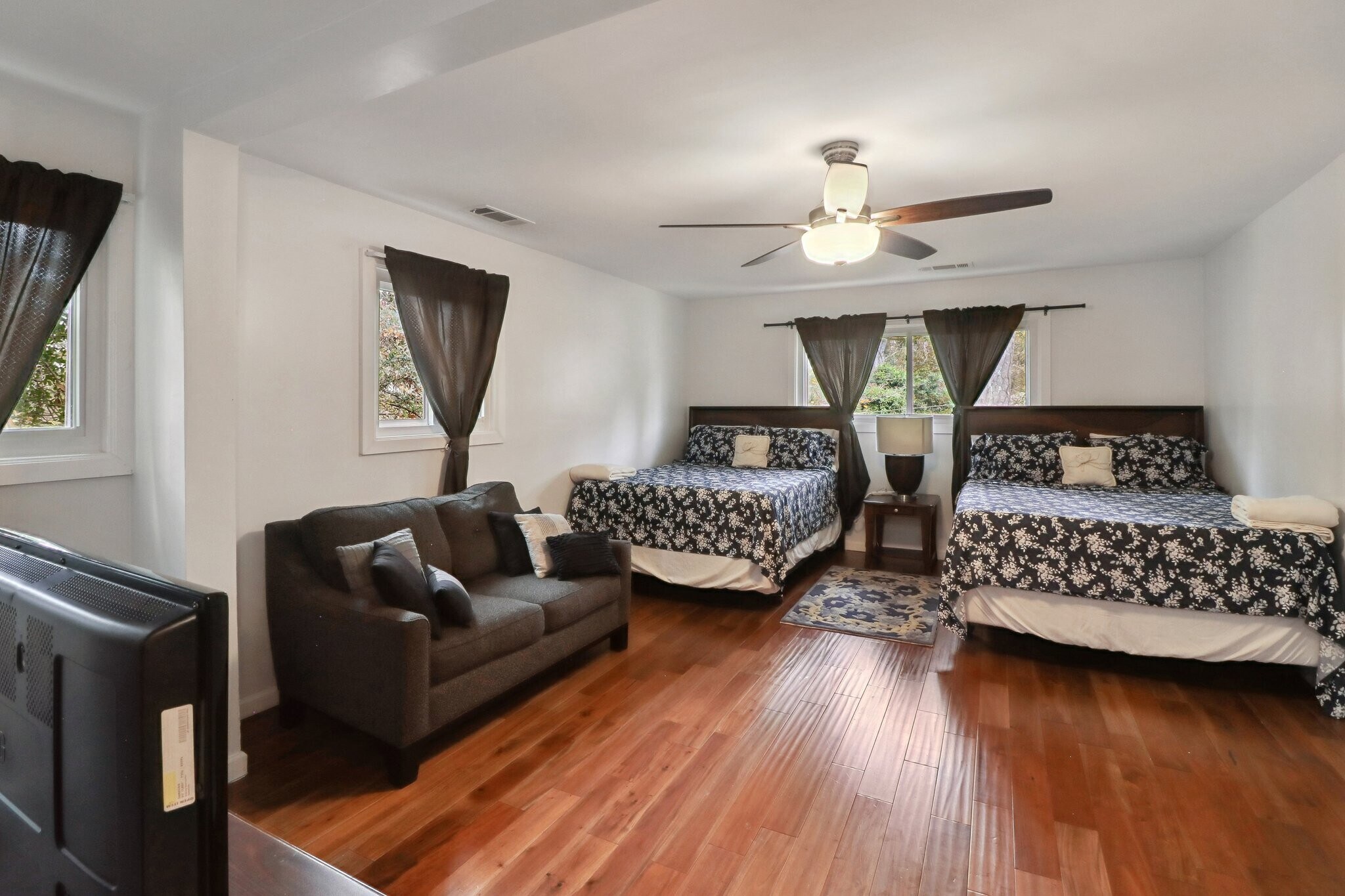 Building Photo - 2650 Colonial Dr