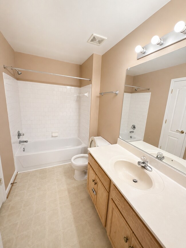 Building Photo - 1411 Bonnett Pl