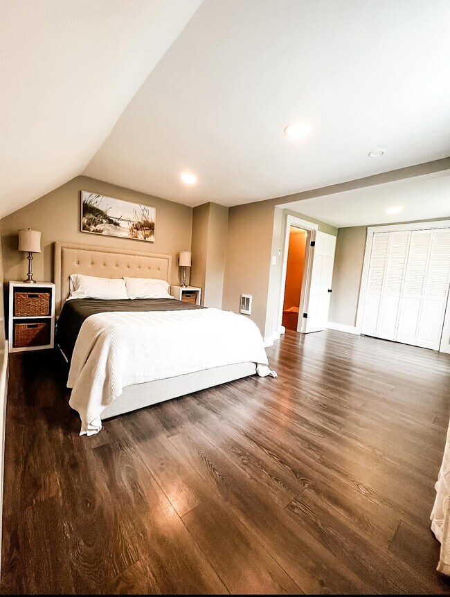 Building Photo - 252 Windsor St