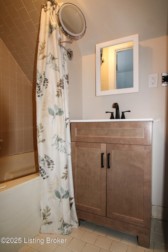 Building Photo - 4502 Blenheim Rd