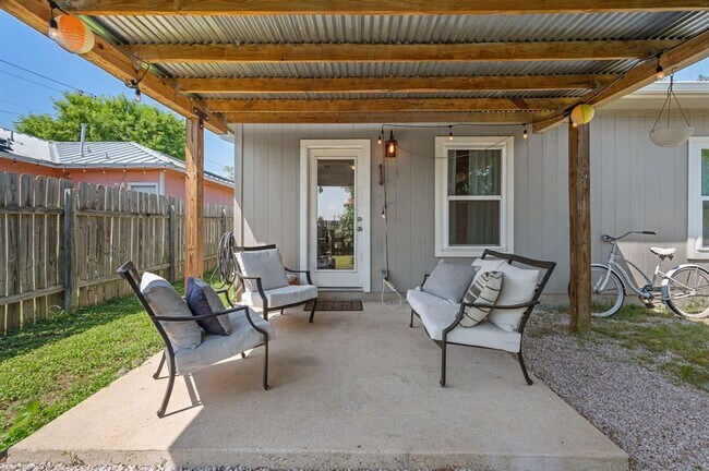 Building Photo - 4603 Ribbecke Ave