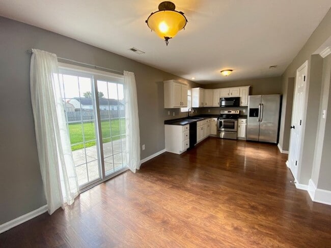 Building Photo - COMING SOON!! 3 Bedroom 2.5 Bathrooms in McCordsville!