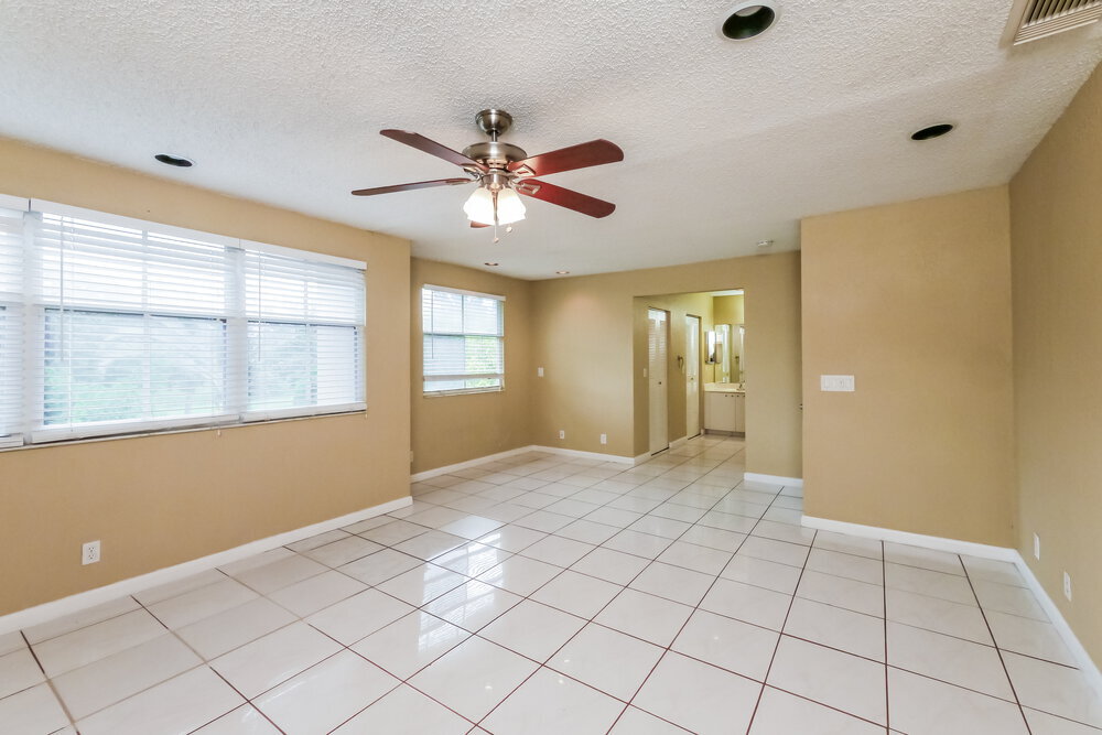 Building Photo - 3275 W Buena Vista Dr
