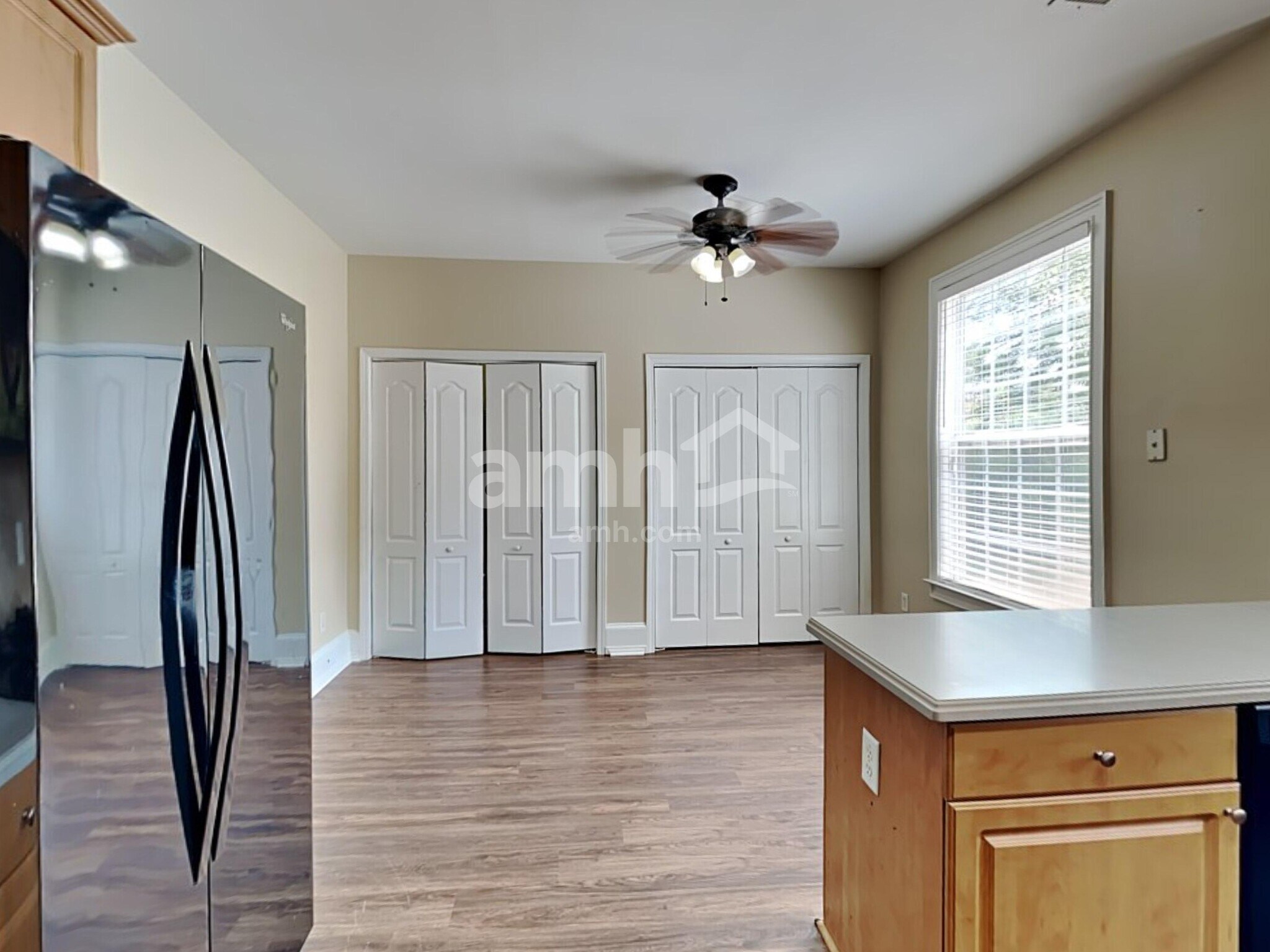 Building Photo - 402 Grandiflora Dr