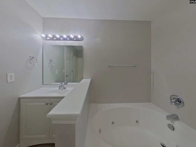 Building Photo - 415 Fox Trot Dr