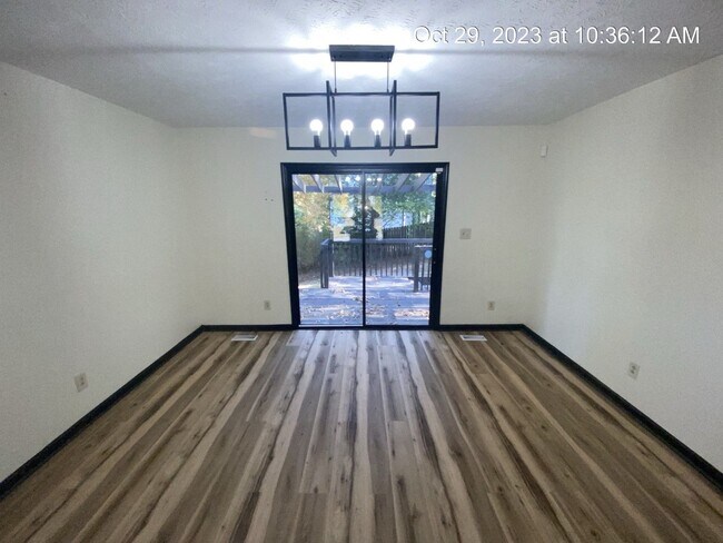Building Photo - 5646 Blythewood Ln