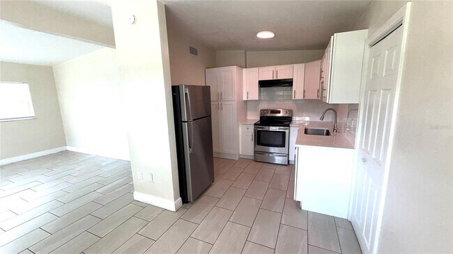 Building Photo - 1425 Hester Dr