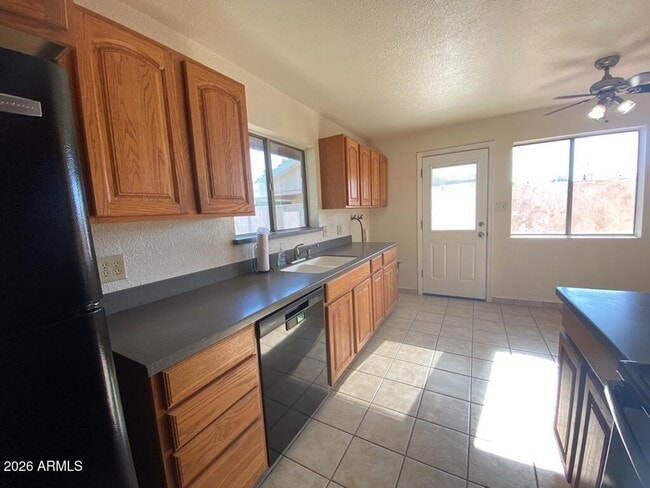 Building Photo - 74 NW Cargil Pl