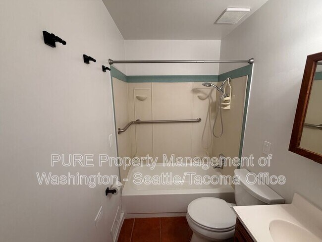 Building Photo - 3136 S 18th St