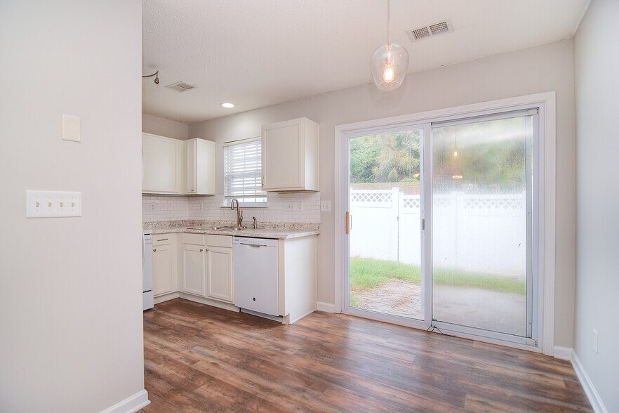 Building Photo - 158 Portestown Way
