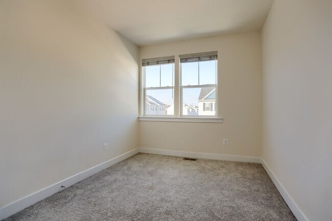 Building Photo - 1 Taube Ct