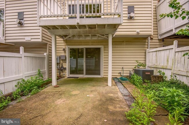Building Photo - 12050 Edgemere Cir