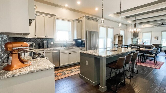 Building Photo - 1633 E Hatton St