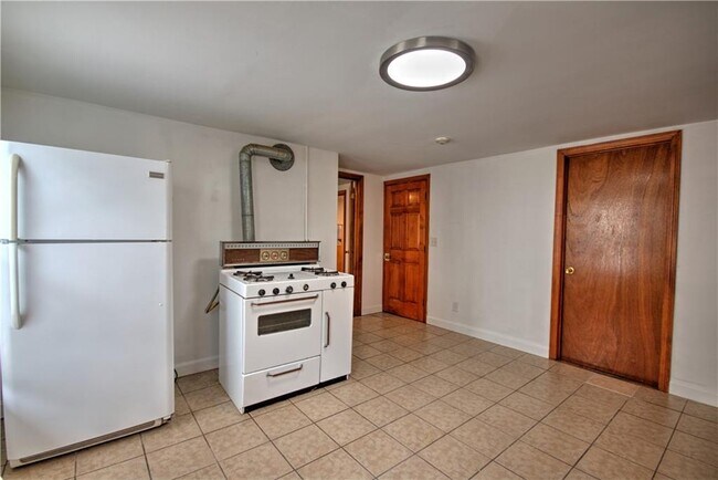 Primary Photo - 177 Boyden St