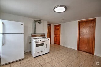 Building Photo - 177 Boyden St