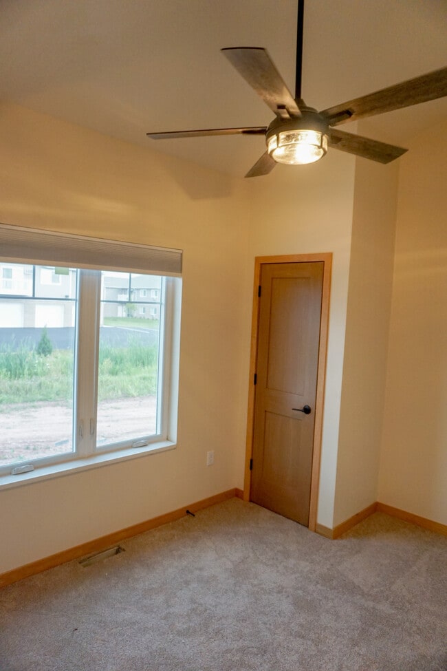 Building Photo - 2682 Princeton Dr