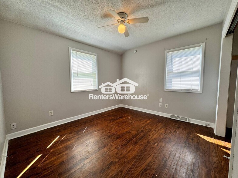 Building Photo - 1328 Carrie Ave