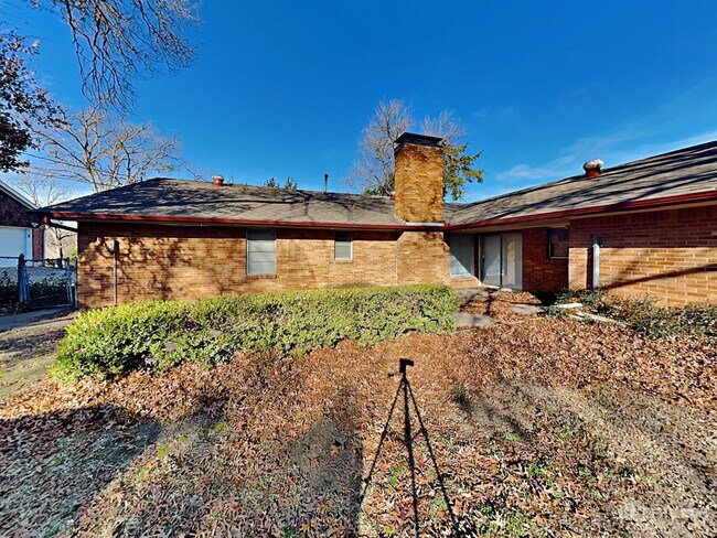 Building Photo - 3240 Springwood Ln