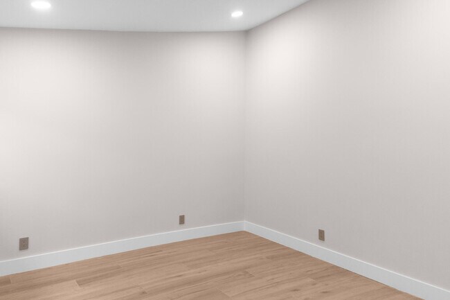 Building Photo - 2435 Windsor Way Ct
