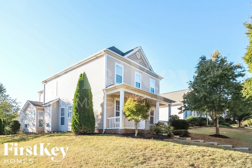 Building Photo - 221 Bridgewater Dr