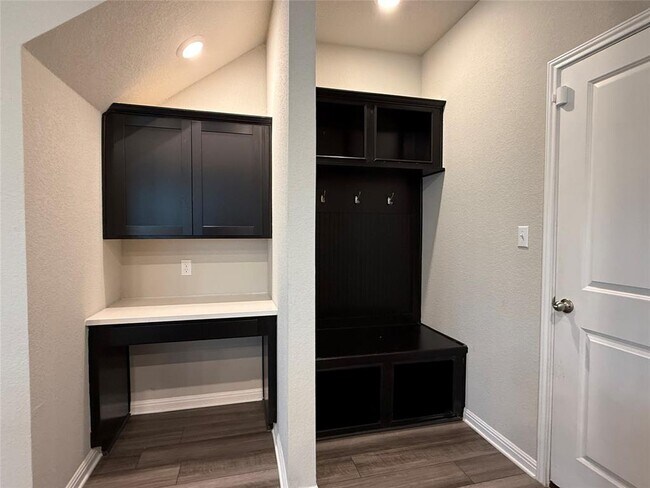 Building Photo - 953 Lone Peak Wy