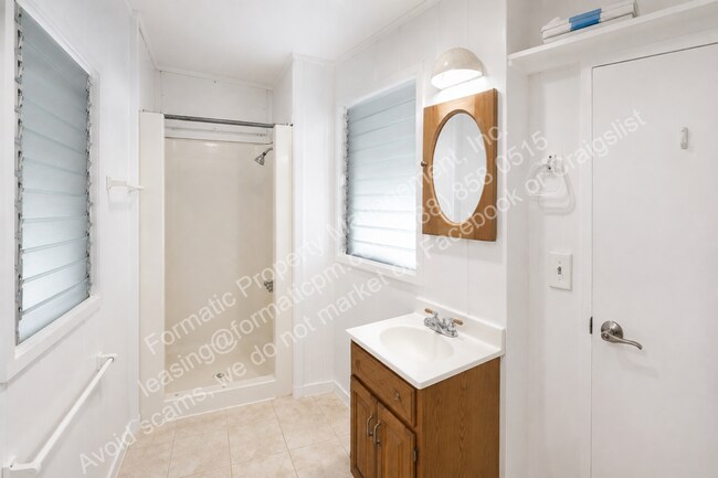 Building Photo - 3018 Alencastre Pl
