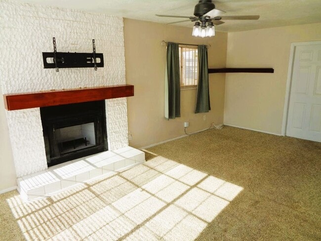 Building Photo - Exquisite Single Level Upper Valley Home With Refrigerated Air Located In Quiet Neighborhood
