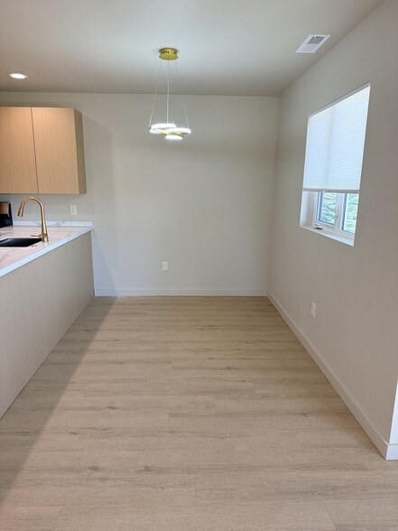 Building Photo - 1414 Silver Cir