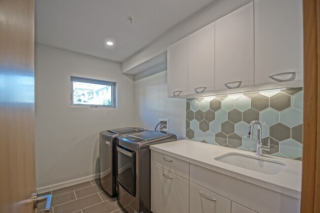 Building Photo - NEWER, LUXURIOUS & MODERN, 2920 SQ FT HOME W/ HIGH END DETAILS, AMAZING DECK/BALCONY SPACE, 2-CAR...