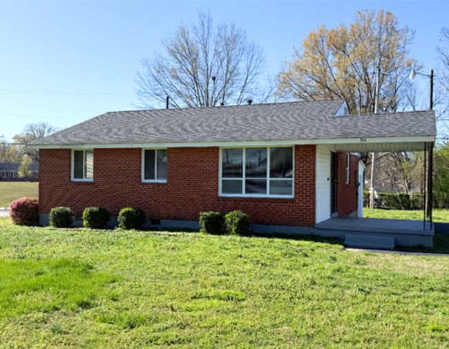 Building Photo - Newly updated 3-bedroom, 2-bath home - Open To Section 8