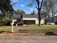 Building Photo - 520 Belcher Dr