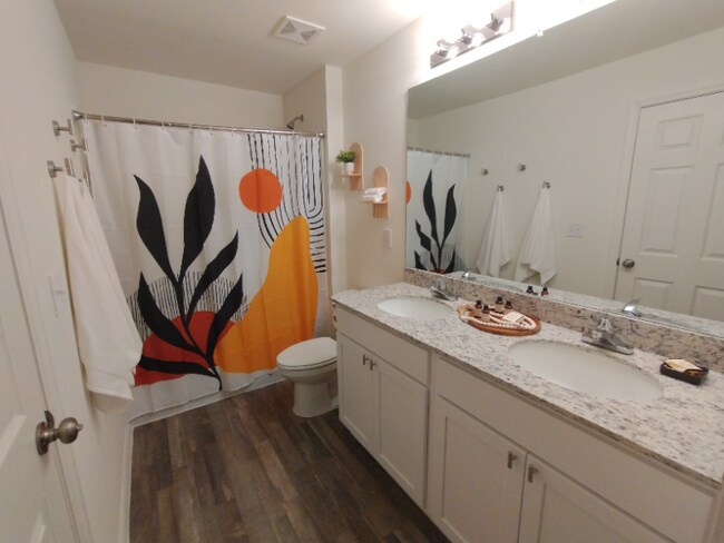 Building Photo - 213 Hagan Ave S