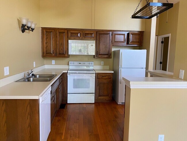 Building Photo - Cherry Hill condo off Bonita Pkwy!