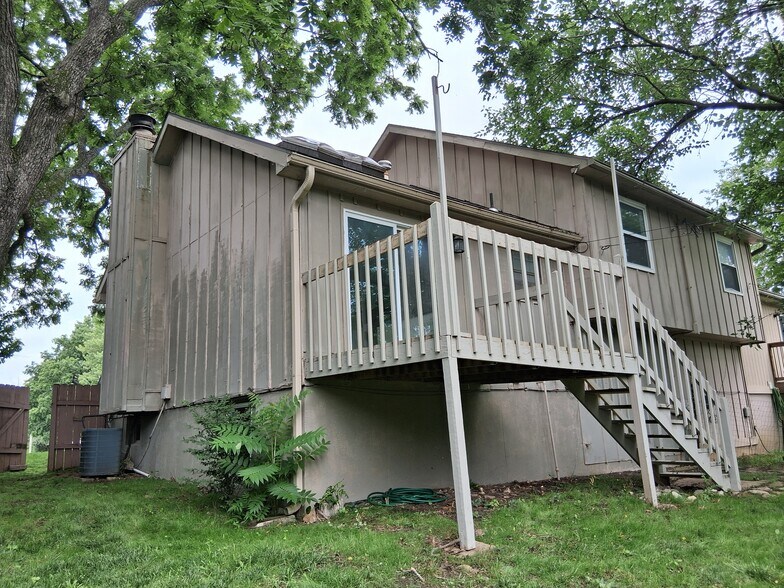 Building Photo - 146 N Saxony Dr
